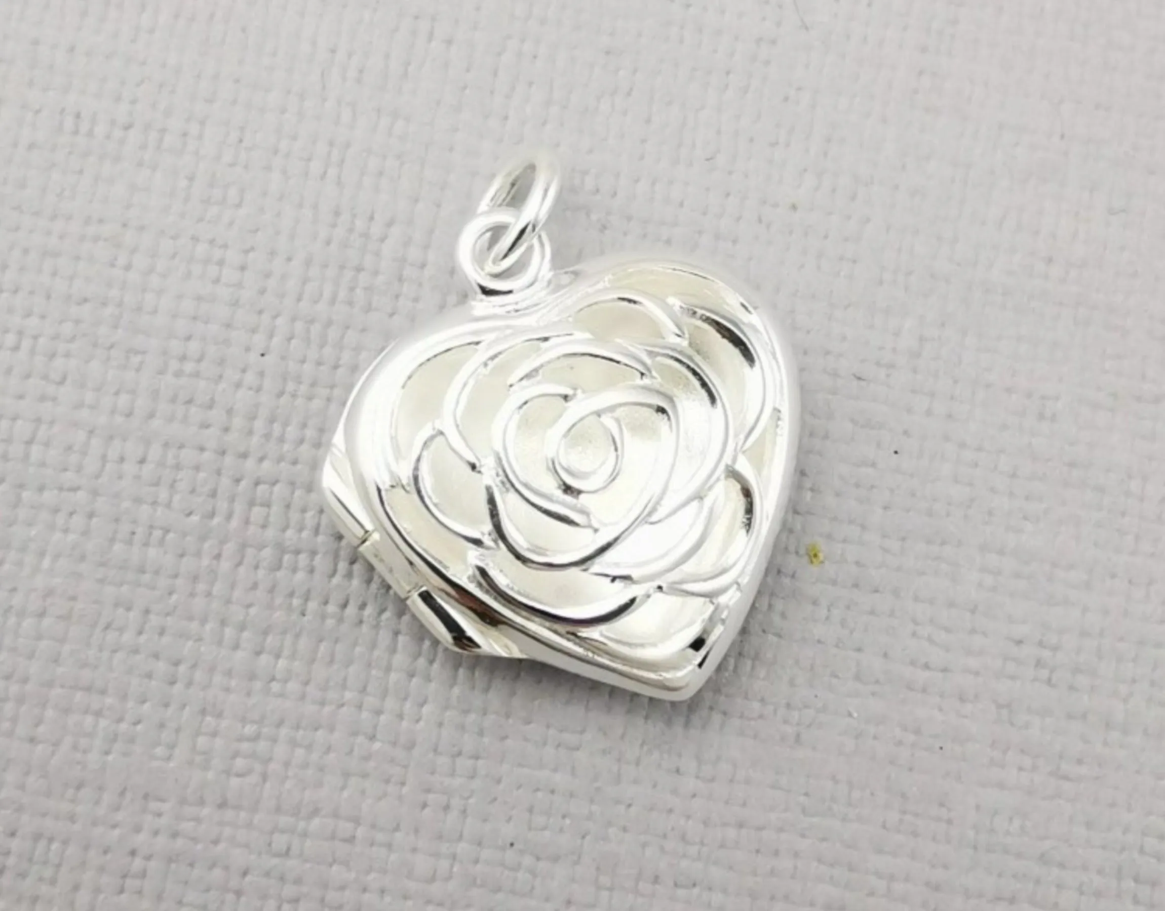 925 Sterling Silver Filigree Flower Heart Locket Pendant