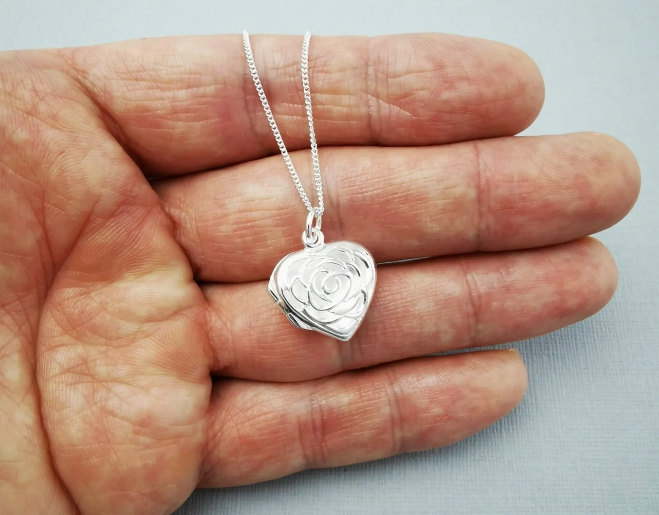 925 Sterling Silver Filigree Flower Heart Locket Pendant