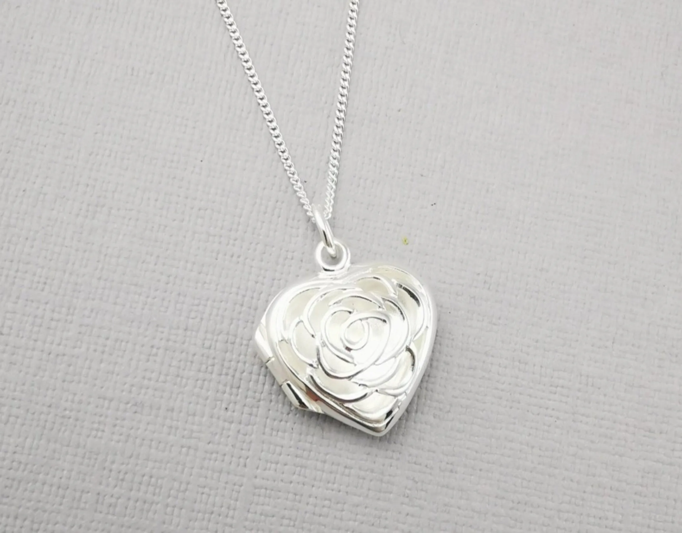 925 Sterling Silver Filigree Flower Heart Locket Pendant