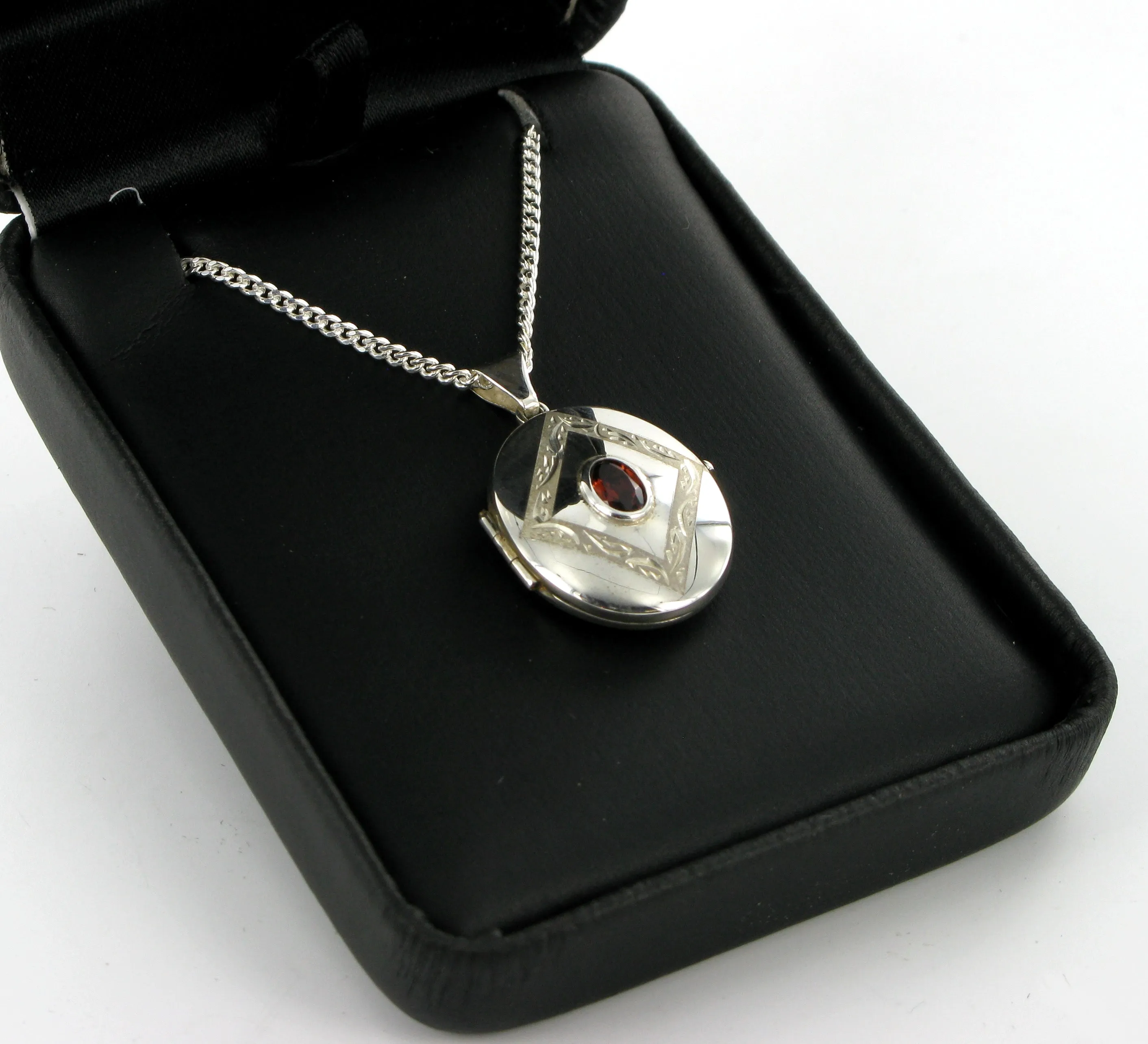 Red Garnet Oval Locket & 18" Curb Chain